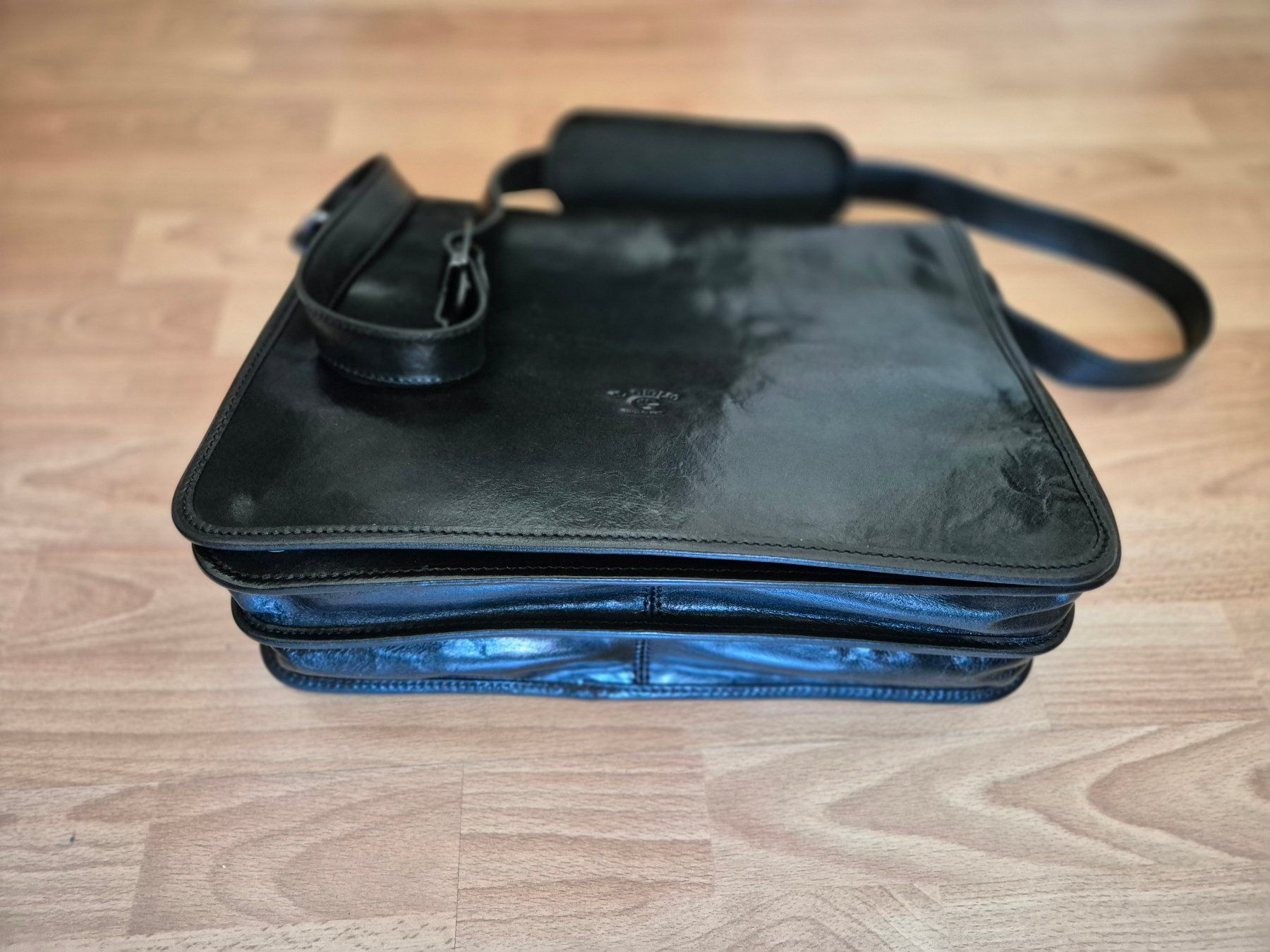 Taschen: Herren Umhänge Tasche (Tracolla) Computer Tasche – Neu und originalverpackt aus St. Gallen von Demos86 4