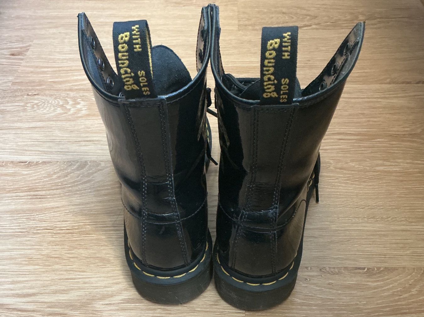 Dr. Martens Herrenschuhe: Dr. Martens Boots Kunstleder glänzend – Gebraucht aus Zürich von vesieber 2