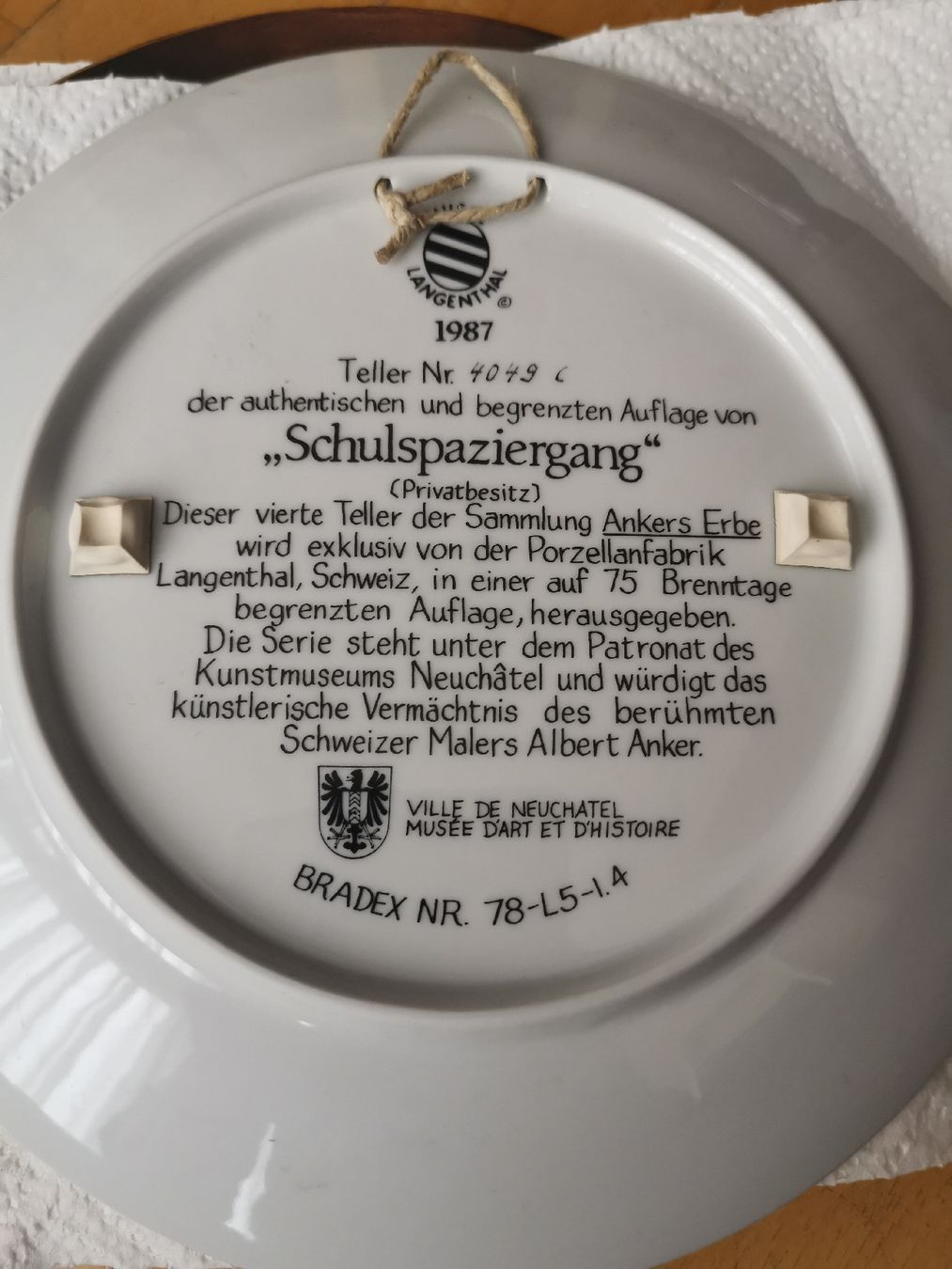 Assiettes: Ankerteller, Sammelteller "Schulspaziergang" – D'occasion à Egg b. Zürich par Pronsch 1