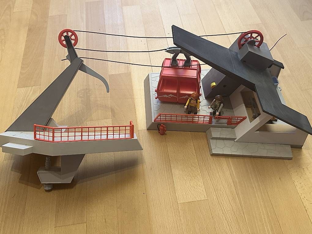 Spielzeuge: Playmobil Seilbahn mit Bergstation – Gebraucht aus Burgdorf von Cooli2 3