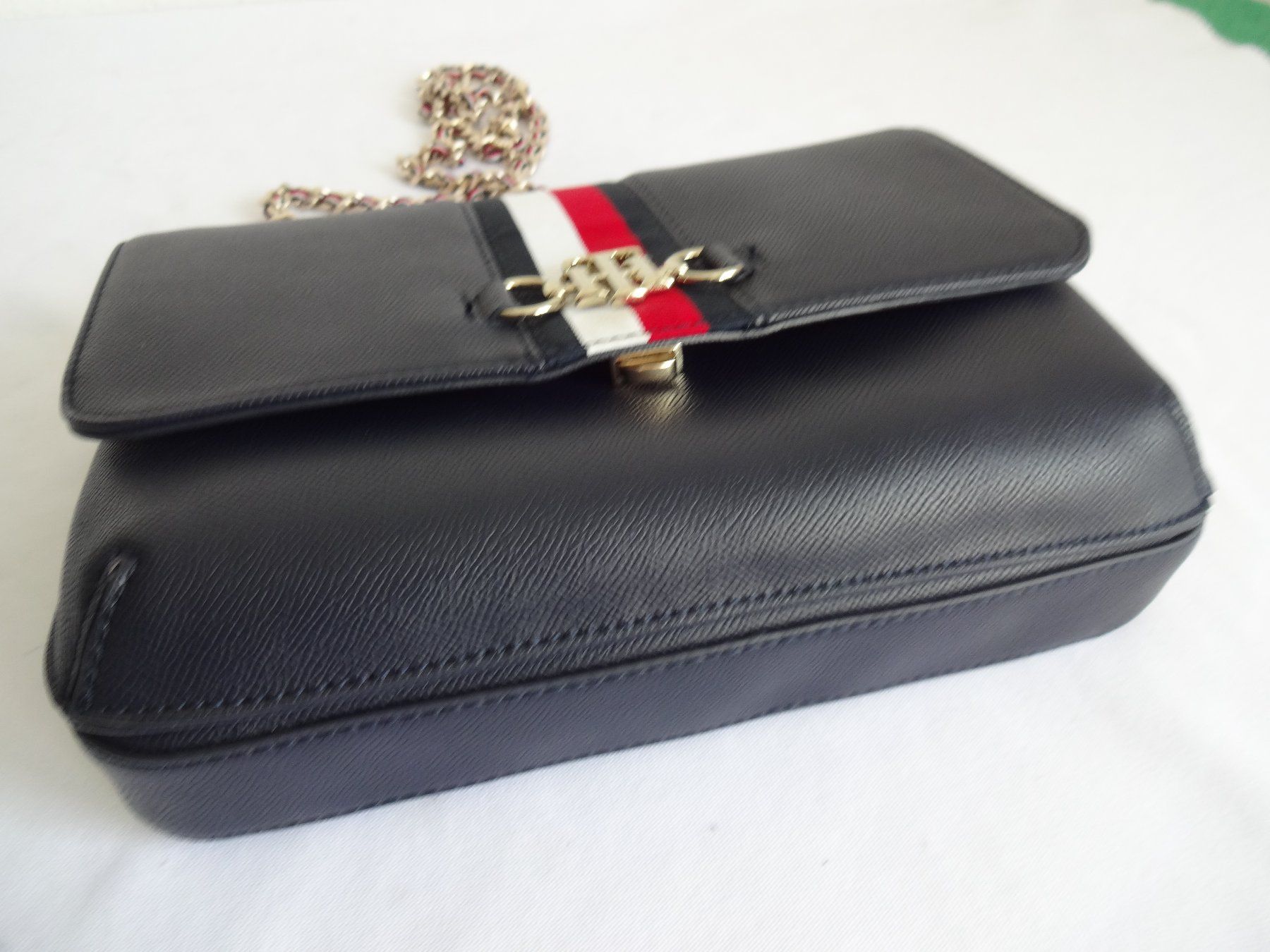 Tommy Hilfiger Taschen für Damen: *** TOMMY HILFIGER *** Leder Tasche – Neu (gemäss Beschreibung) aus Frauenfeld von Reyy58 5