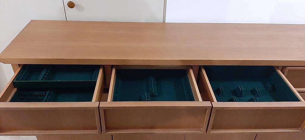 Credenze: Credenza/buffet elegante in legno chiaro – Usato da Lugano venduto da mrj_2vw9 1