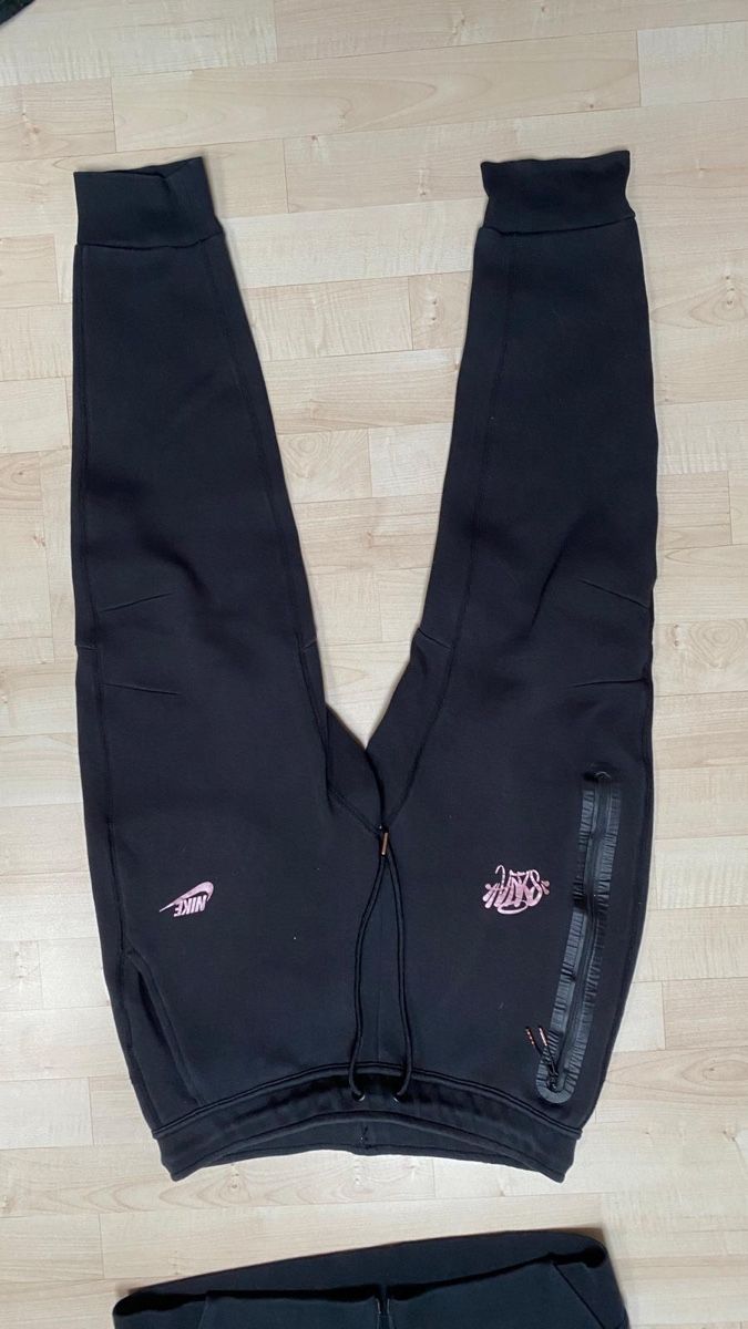 Giacche: Nike Tech Fleece Windrunner x Central Cee Syna World – Usato da Bremgarten AG venduto da Onixplace 2