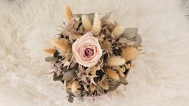 Flowerbox Trockenblumen Gesteck Samtbox rosé Boho Style