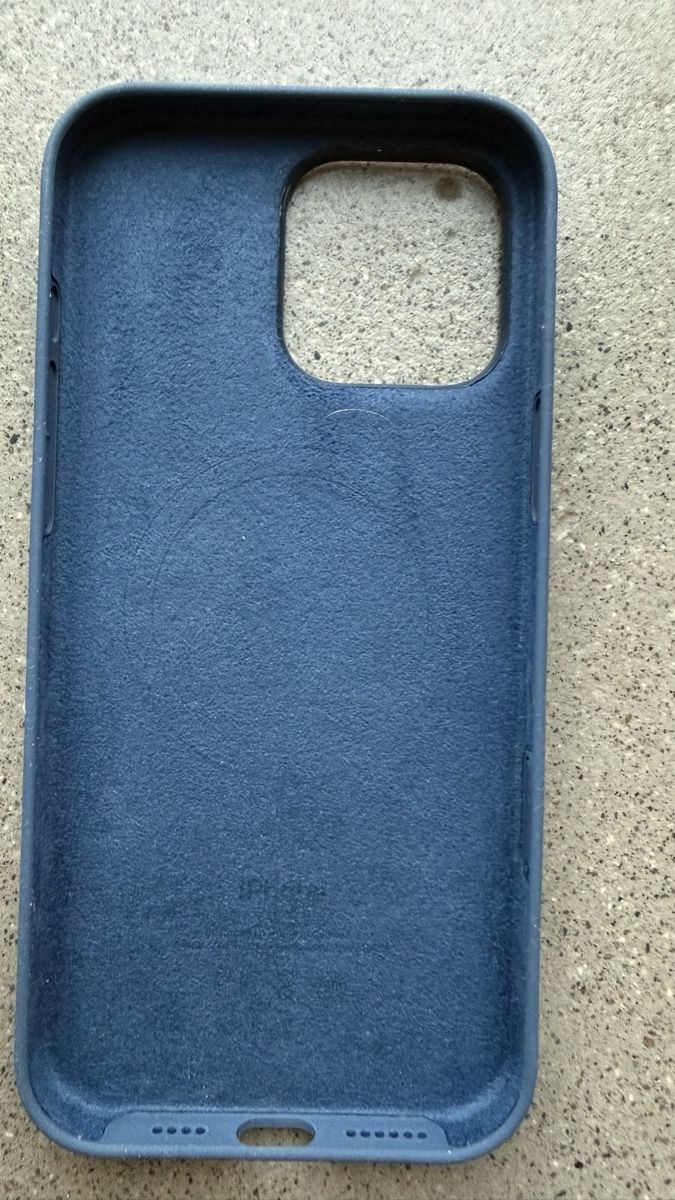 Apple Covers & Schutzfolien: Apple Original Silikon Hülle iPhone 16 Pro Max – Neu und originalverpackt aus Luzern von mar_x96f 3