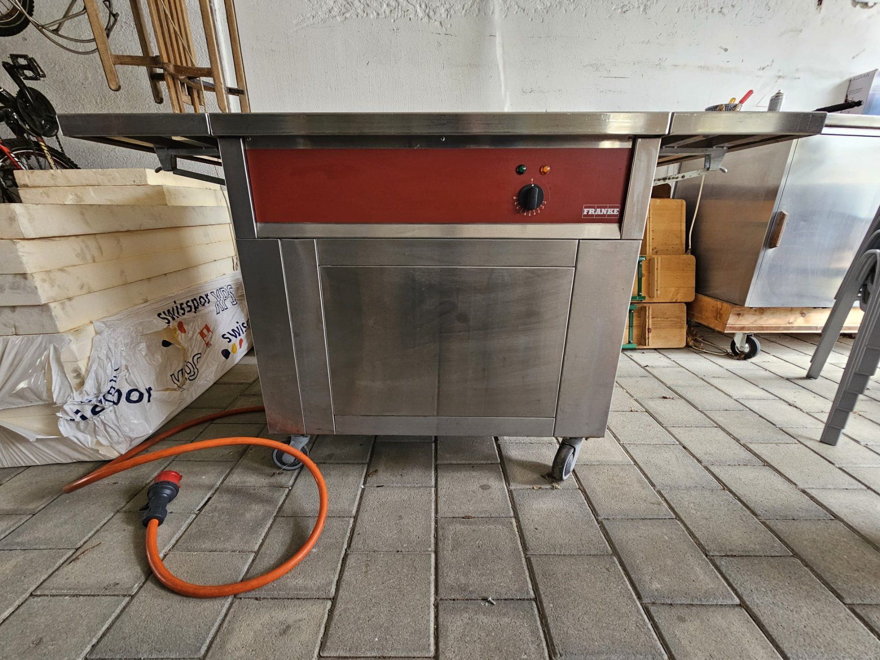 Cucine complete: Franke professionnelle Gastroküche – Usato da Laupersdorf venduto da Ma_123 1