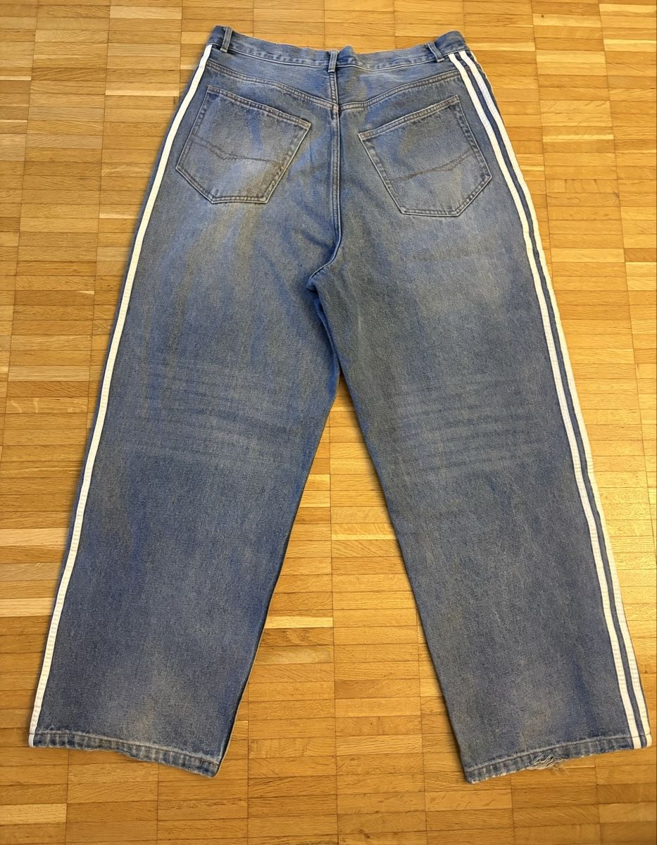 Jeans: ADIDAS X BALENCIAGA JEANS – Neu (gemäss Beschreibung) aus Adliswil von zuerichloulii 1