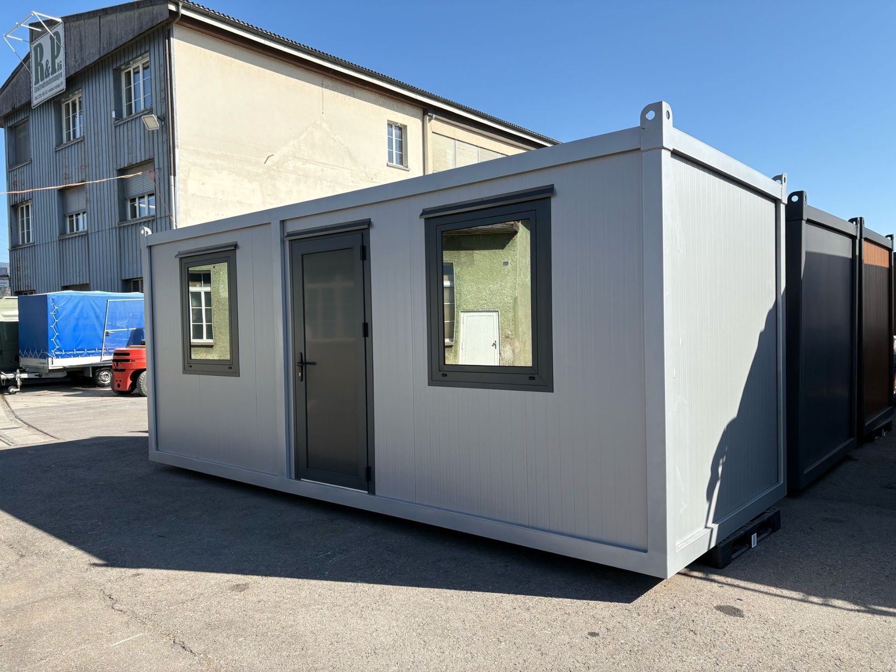 Baucontainer: Bürocontainer / Hofladen / Baucontainer 6m – Neu (gemäss Beschreibung) aus Oftringen von Britta 1