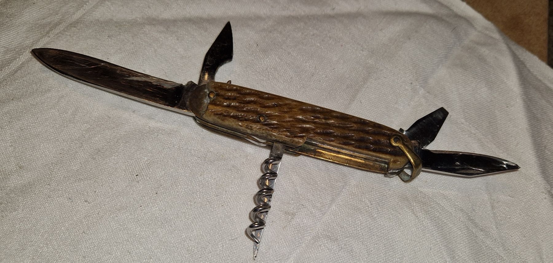 Coltelli tascabile: Altes Taschenmesser mit Hirschhorn. – Usato da Willisau venduto da mar_j55v 2