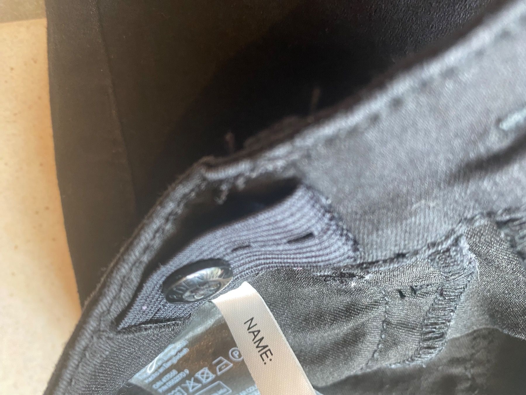 H&M Pantaloni: Pantalon 140 H&M noir Stretch – Usato da Orpund venduto da Mary8972 8