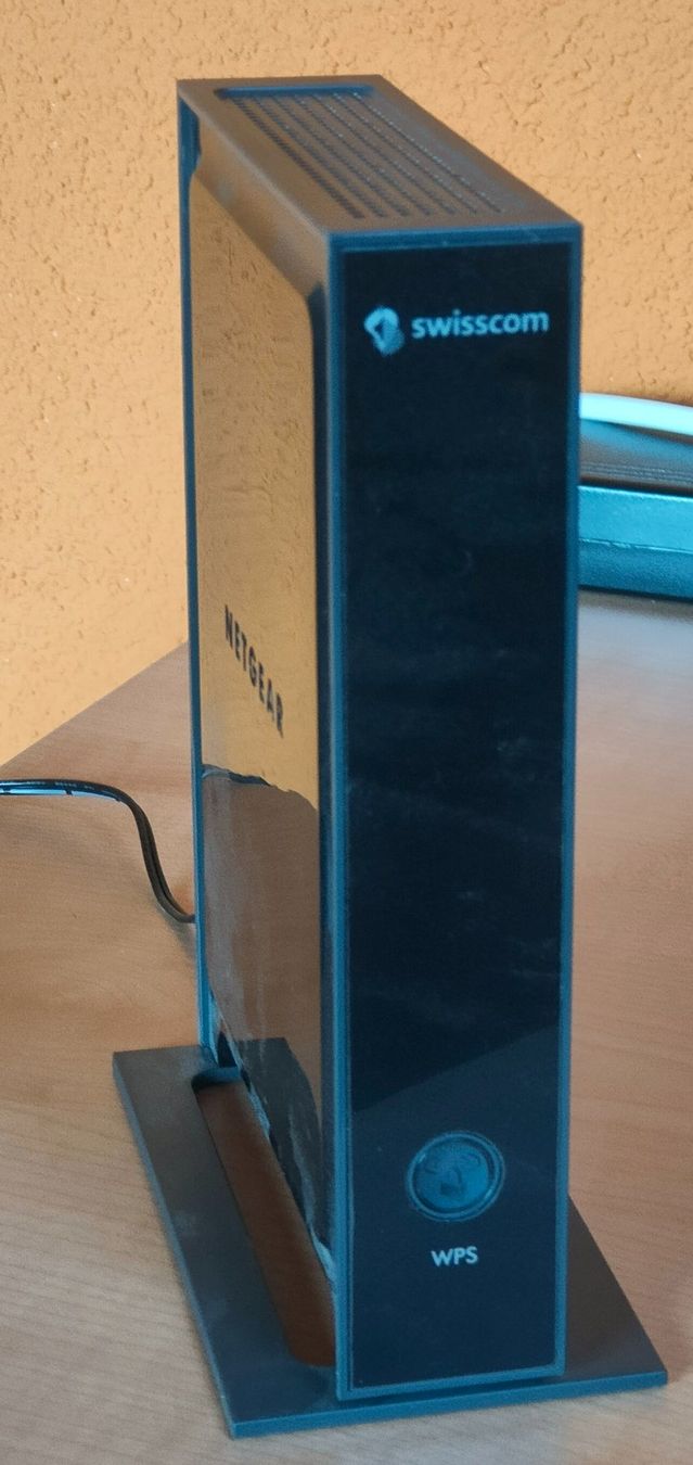 Laufwerke & Adapter: Wireless Universal Connection Adapter (WNHD3004v2) – Gebraucht aus Wiler b. Seedorf von LeuThomas