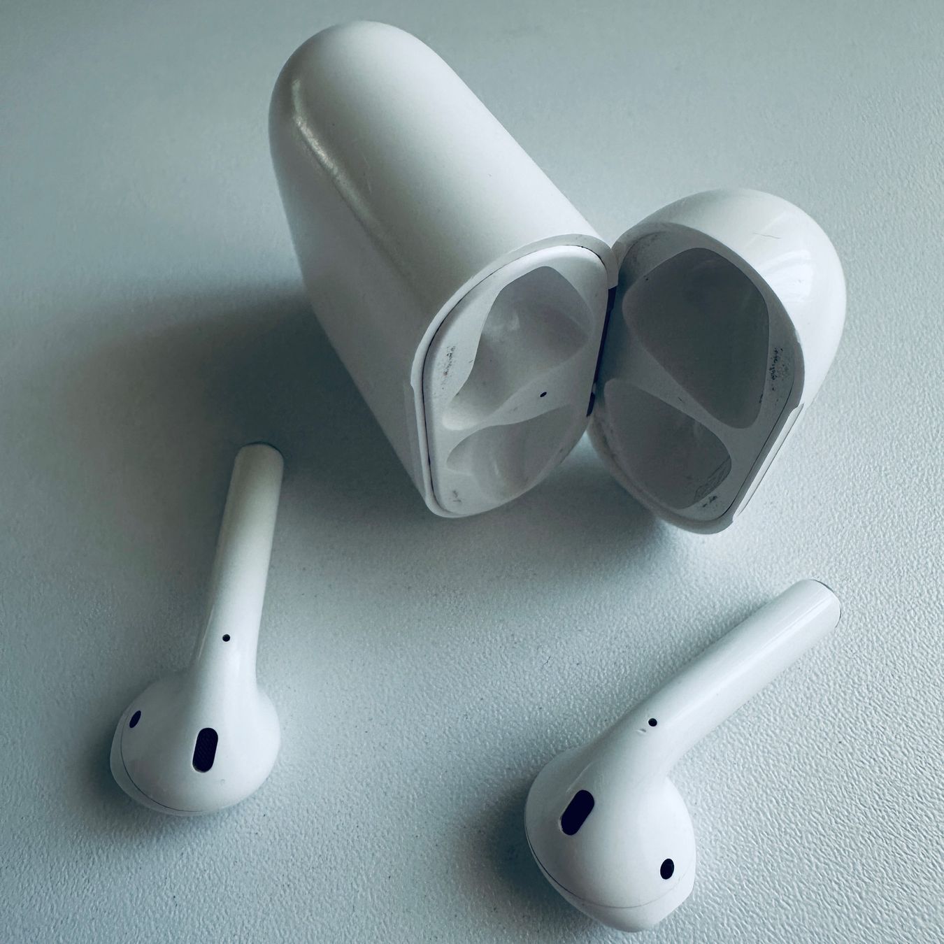 Apple Cuffie: Original Apple AirPods 2 Kopfhörer Wireless Lightning Kabel – Usato da Basel venduto da MY.AIRPODS.SHOP 1