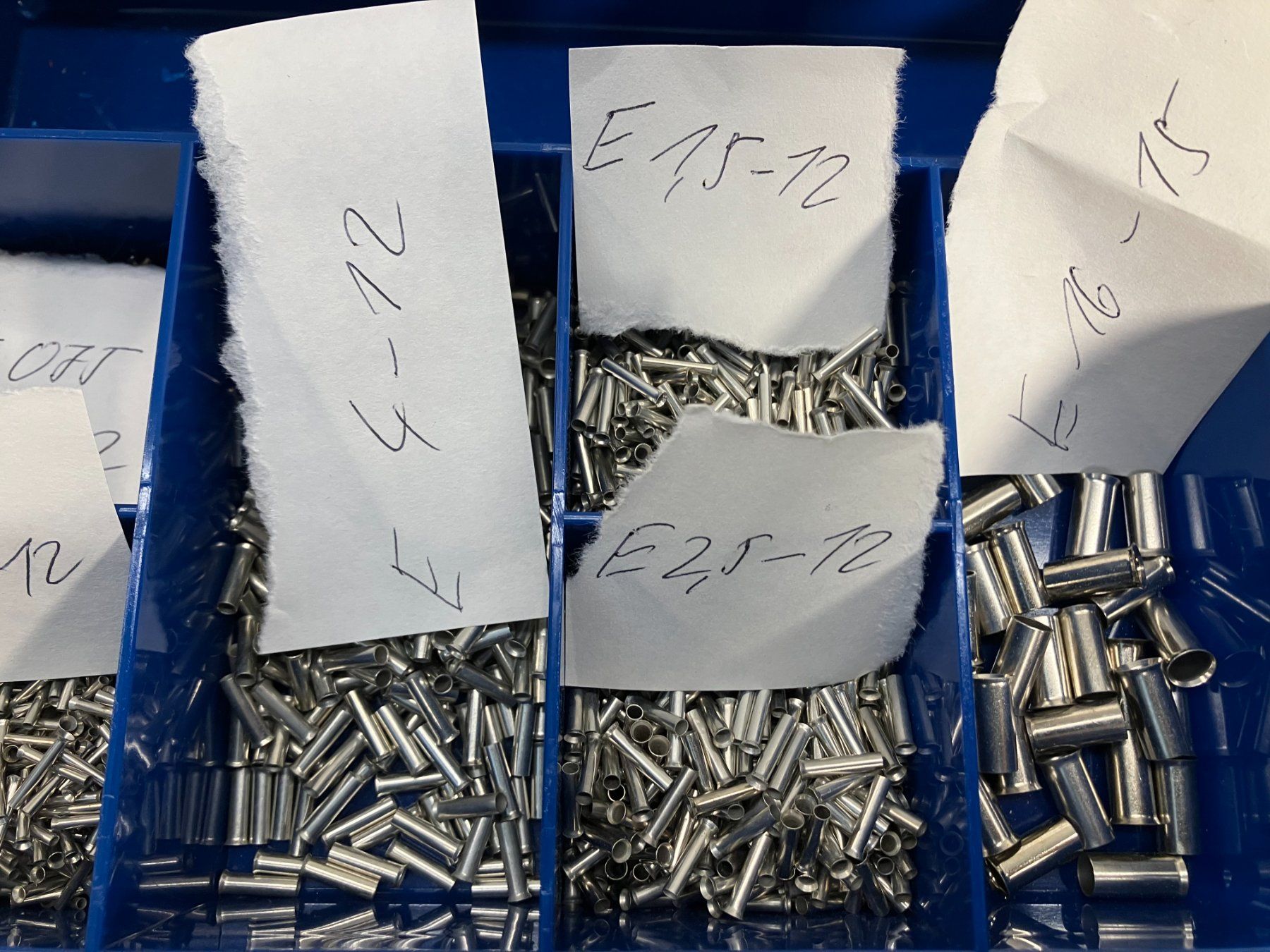 Alle Werkzeuge: Posten Anderendhülsen inkl. Sortierbox ab 1.- – Gebraucht aus Lichtensteig von Buy24International 2