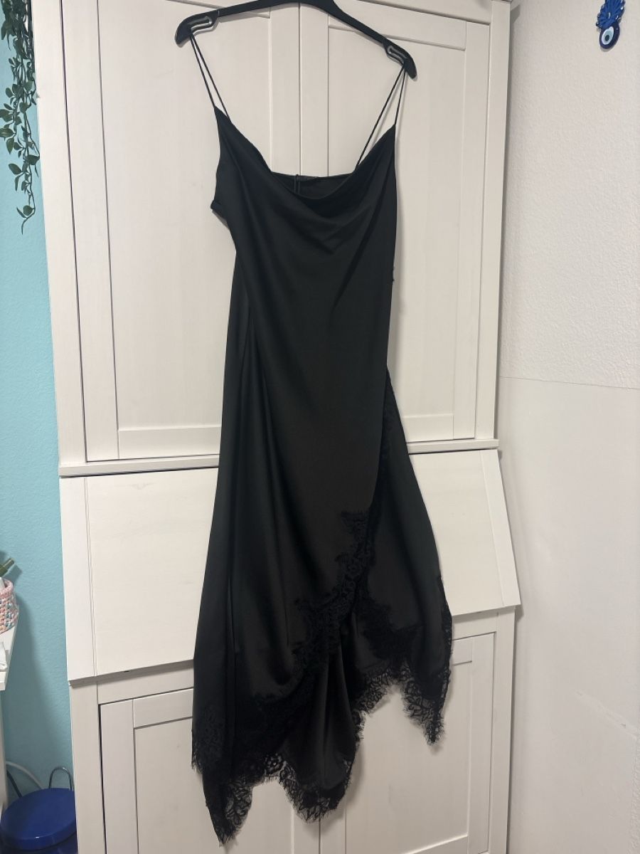 Zara Robes: Zara satiniertes Kleid – Neuf avec emballage d'origine à Buchs AG par Belinay