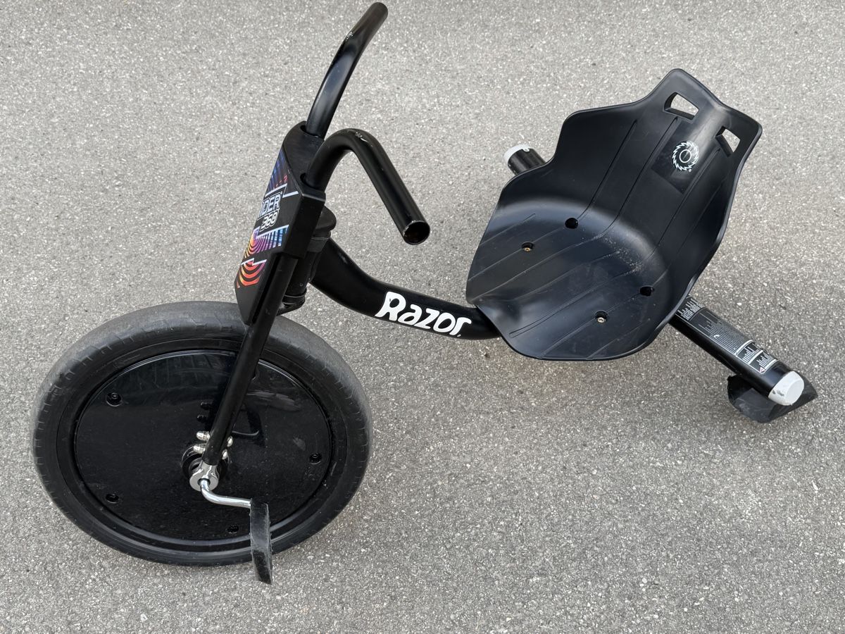 Fahrzeuge für Kinder: Tretfahrzeug Razor RipRider 360 – Gebraucht aus Konolfingen von petzipetz