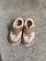 Kinder Turnschuhe, Grösse 23, Top Zustand für kleine Füsse!