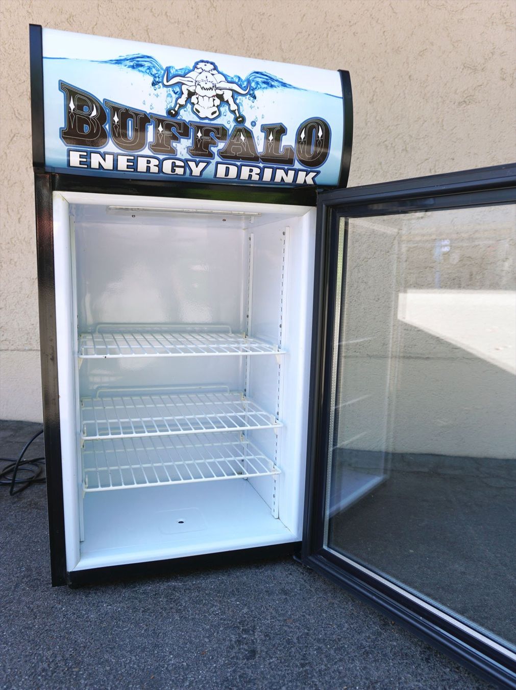 Vetrine: Buffalo Energy Drink Vitrinenschrank mit LED Display – Usato da Meggen venduto da Trouvaillen 7