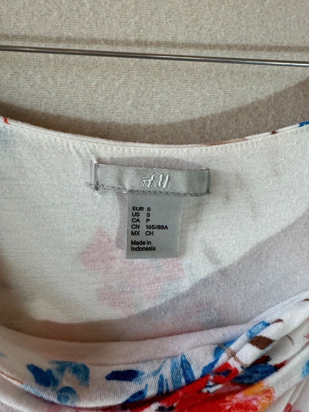 H&M Tops: Blumiges Top Gr. S von H&M – Gebraucht aus Grosswangen von second_hand_dress 4