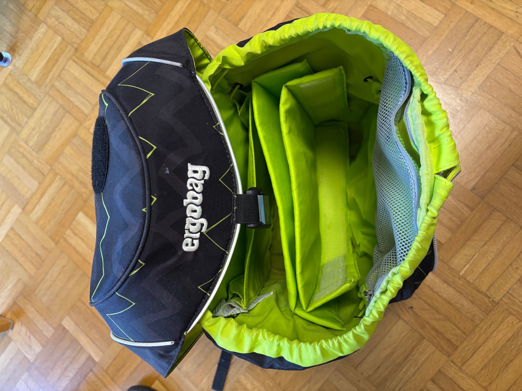 Allestimento di negozi e stand fieristici: Ergobag Schulrucksack Set neuwertig mit Etui & Ordner – Usato da wettingen venduto da christinalimsw 2
