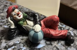 Gilde Clown liegend