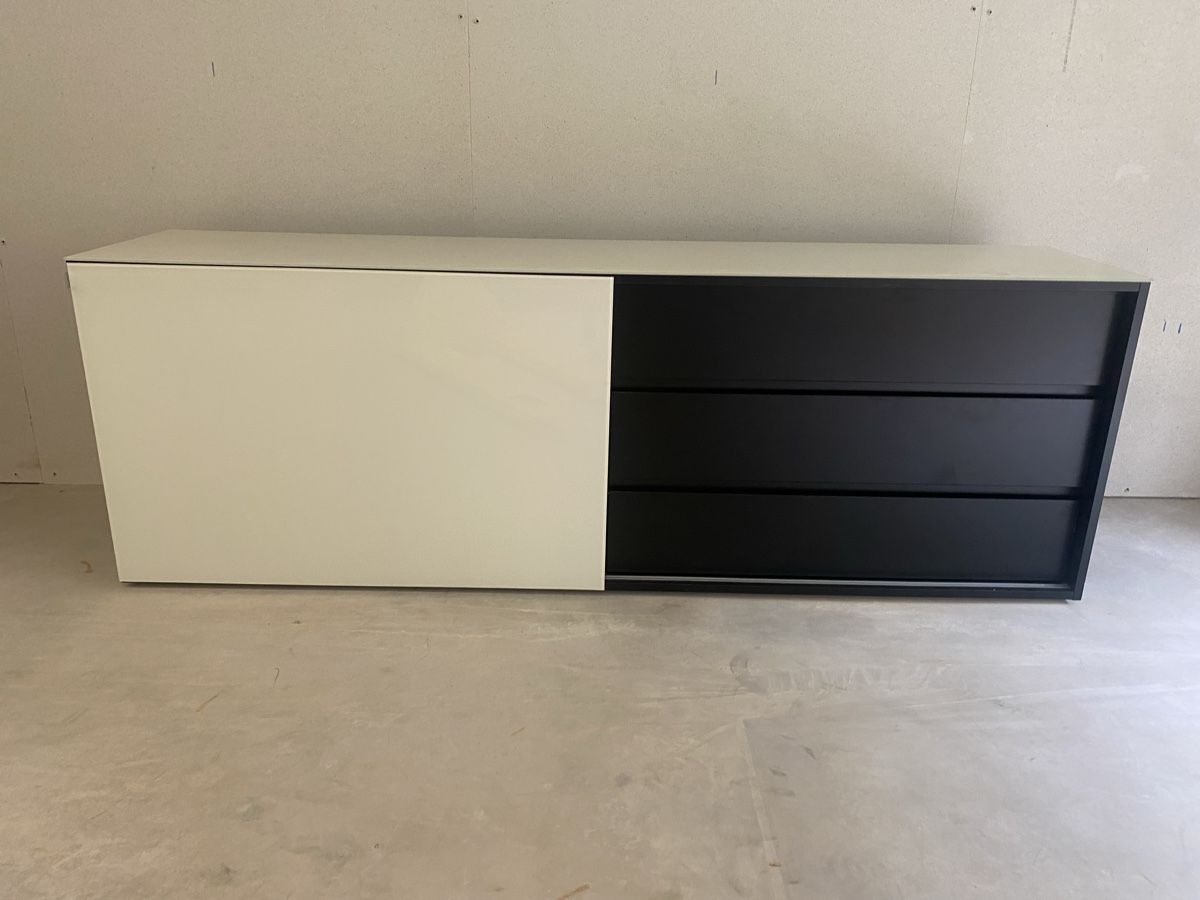 Cassettiere: Sideboard gross 226,5x47x74cm – Usato da Seewen SZ venduto da shaky01