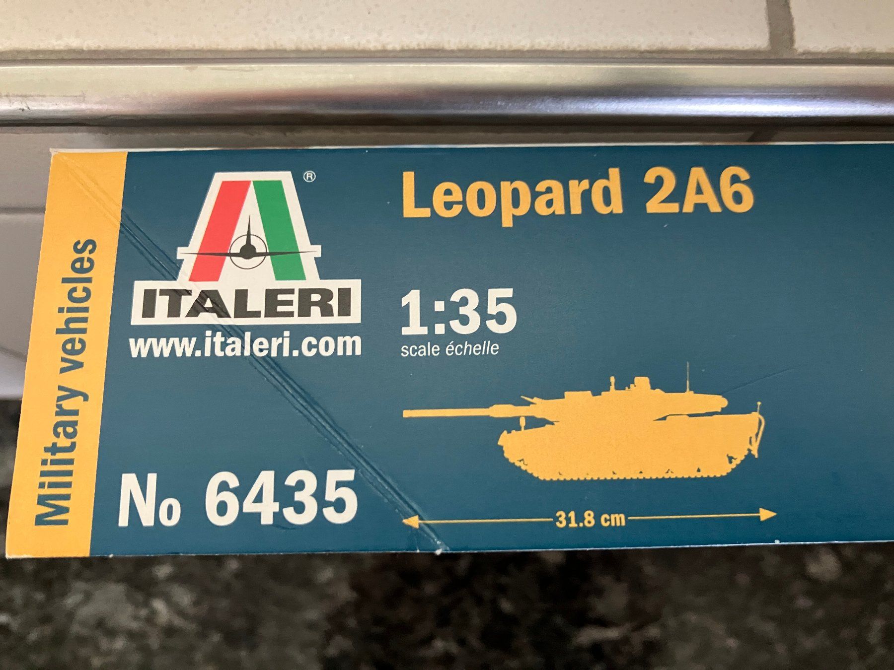 Italeri Kits de montage: Leopard 2A6 Panzer, Italeri 6435 – Neuf avec emballage d'origine à Riedholz par mastercom 2