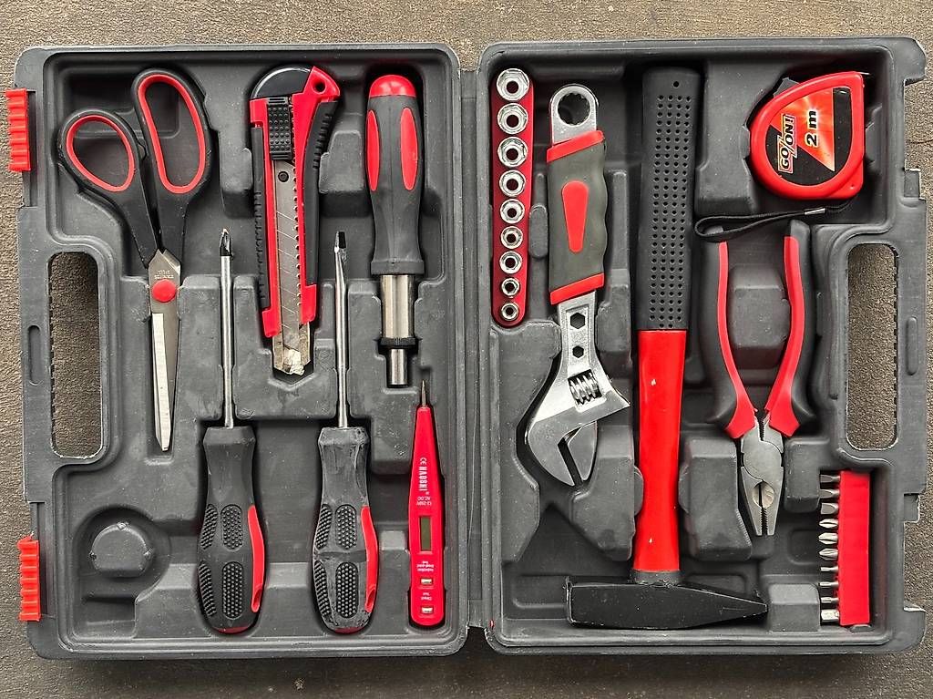 Tous les outils: Werkzeug – D'occasion à Siggenthal Station par Vienna44 2