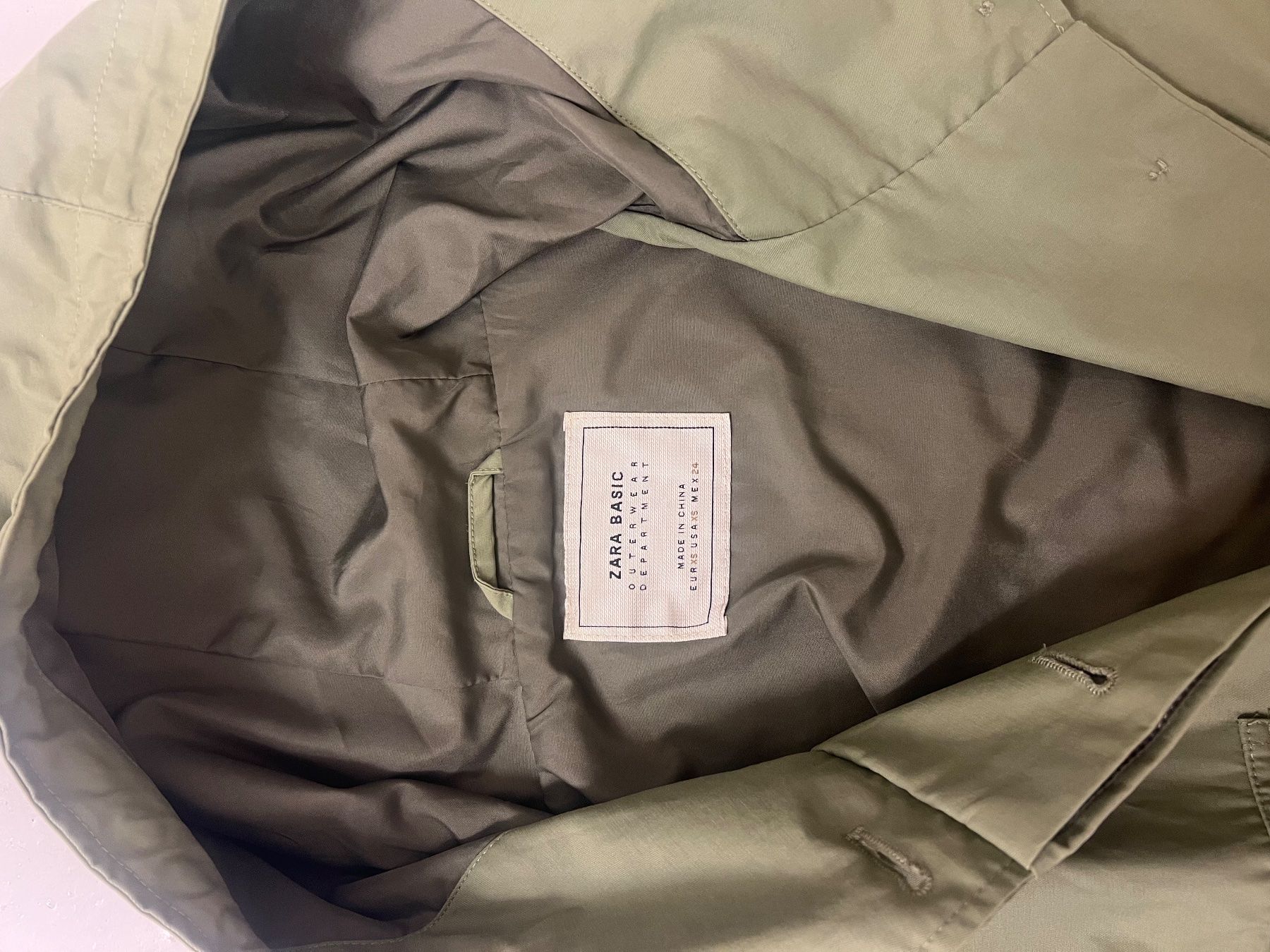 Zara Jacken: Zara Basic Jacke mit Kapuze oliv grün – Gebraucht aus Olten von isaschmid11 1