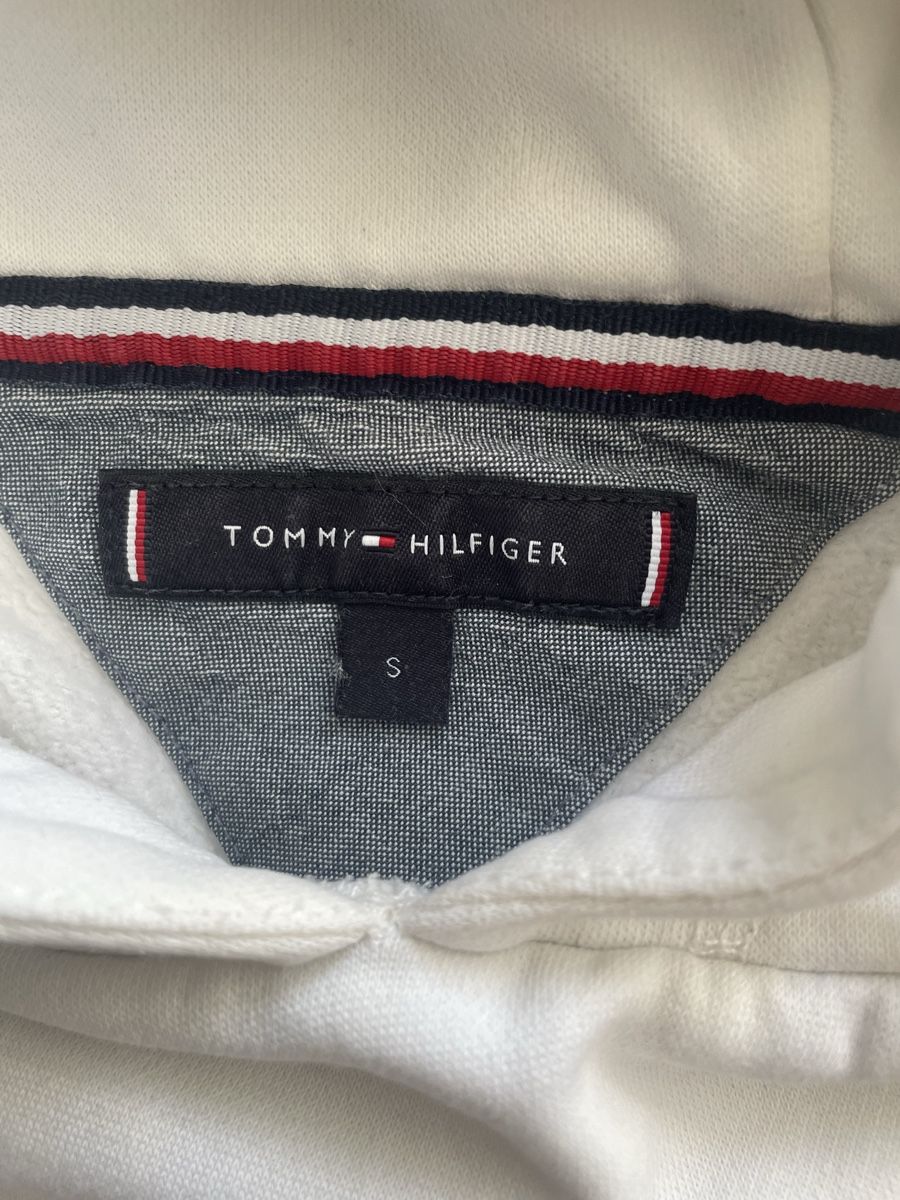 Tommy Hilfiger Pullover & Sweatshirts: Pull Tommy Hilfiger blanc, taille S, comme neuf! – Gebraucht aus Plan-les-Ouates von Skyesvintage 1