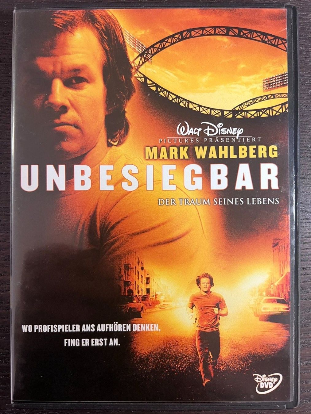 Tutti i DVDs: Unbesiegbar – Usato da Zürich venduto da FilmFreunde