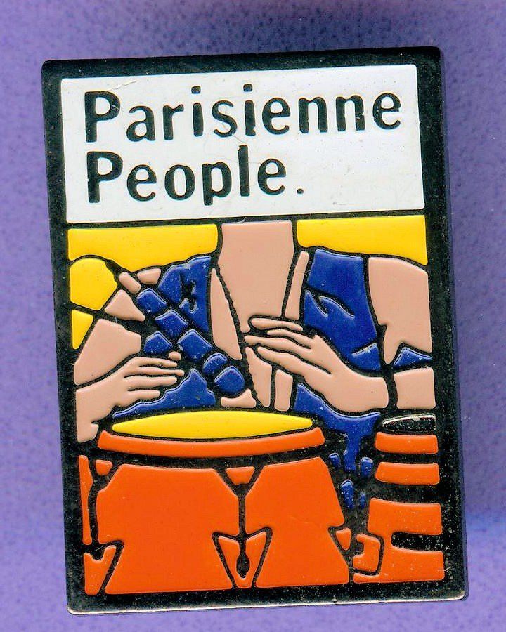 Placchette & Badge: Parisienne People – Usato da Winterthur venduto da Sammleroase