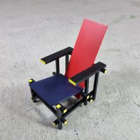 Vitra Miniatur „Red and Blue Chair“ (Gerrit Rietveld), 1:6