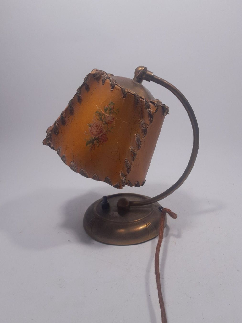 Lampen: Antike vintage Nachttisch Lampe / Lederschirm – Gebraucht aus Männedorf von Bel-view 1