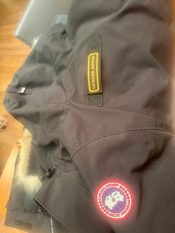 Giacche: Canada Goose Langford S - Like New – Usato da Conches venduto da GJL_5byn 3