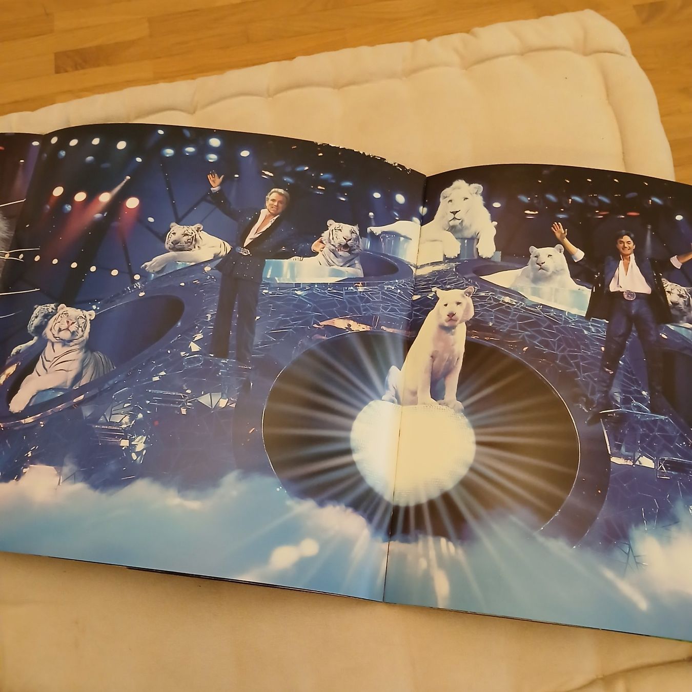 Dokumente: Siegfried & Roy Las Vegas 2003 Programmheft mit Autogramm – Gebraucht aus Zürich von sim_bpc8 3