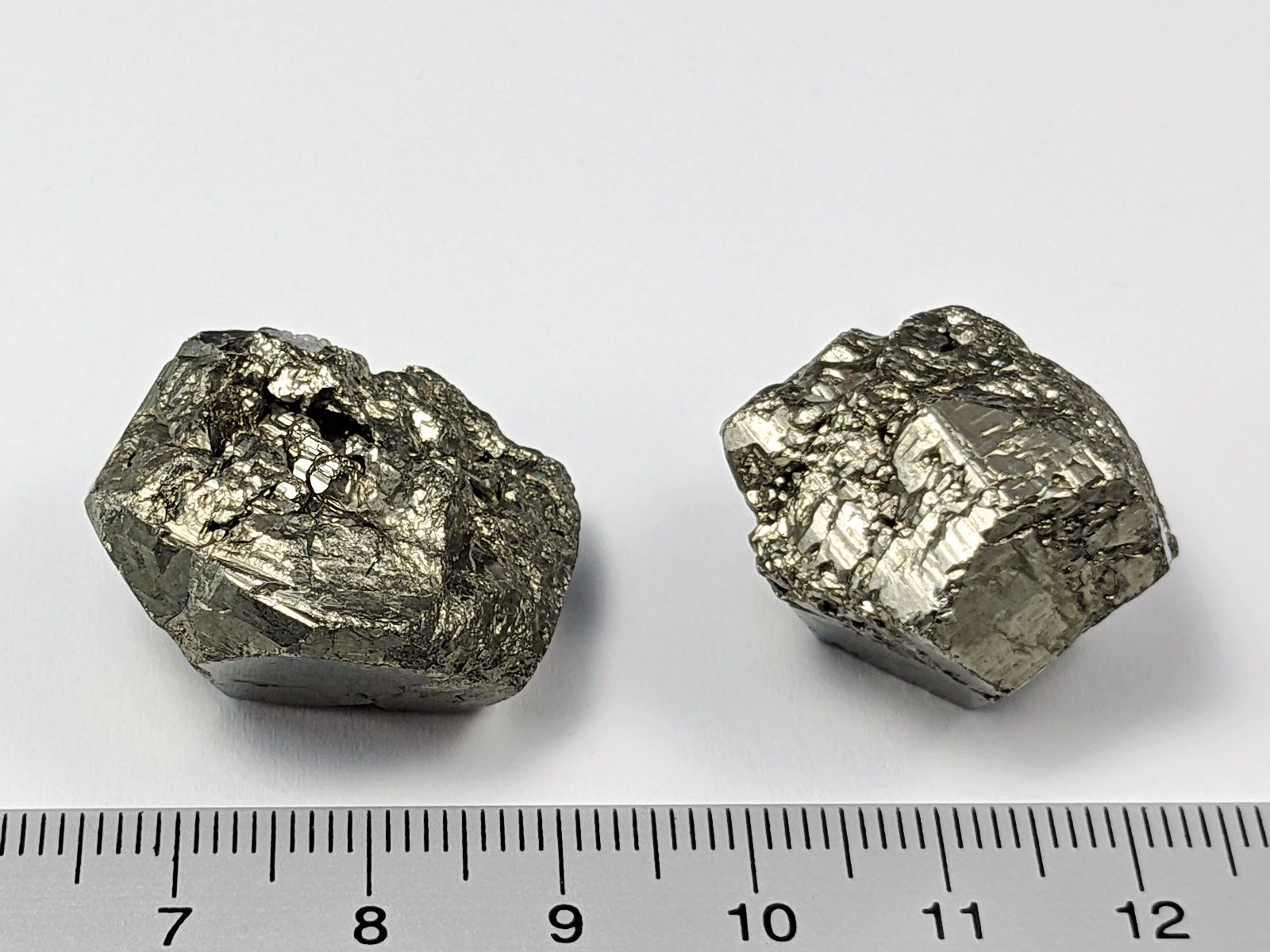 Minerali & Pietre curative: Pyrit Kristall ca.25mm 2Stk. 41 Gramm – Nuovo e nell'imballaggio originale da Meilen venduto da StoneGarden 1