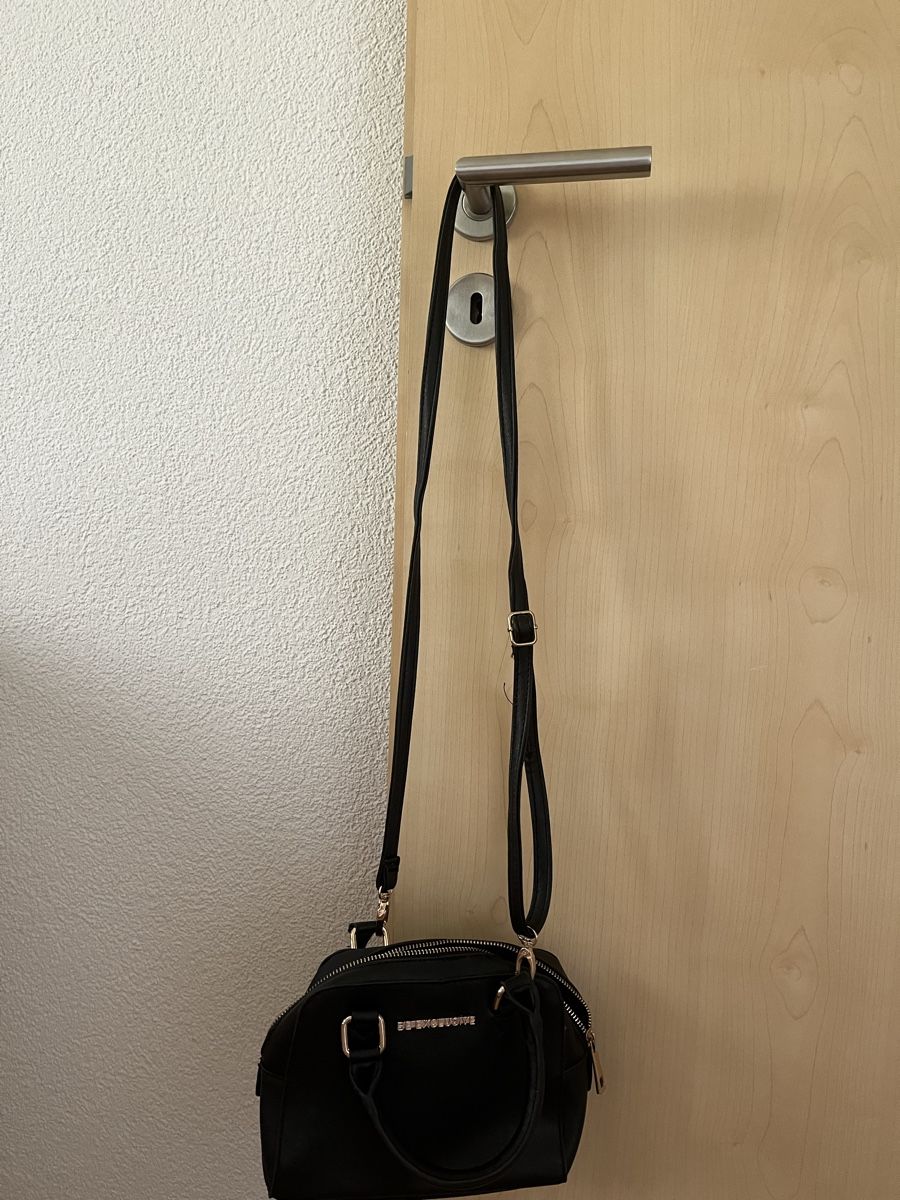 Borse da donna: schwarze Umhängetasche – Usato da Glis venduto da jos_hj8q