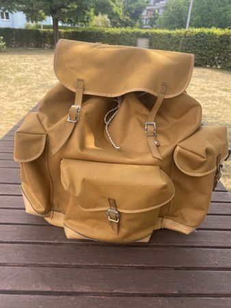 Alter Stoffrucksack, innen und aussen teils Plastifiziert