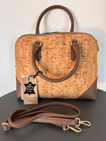Neue Kork-Handtasche mit Lederdetails!