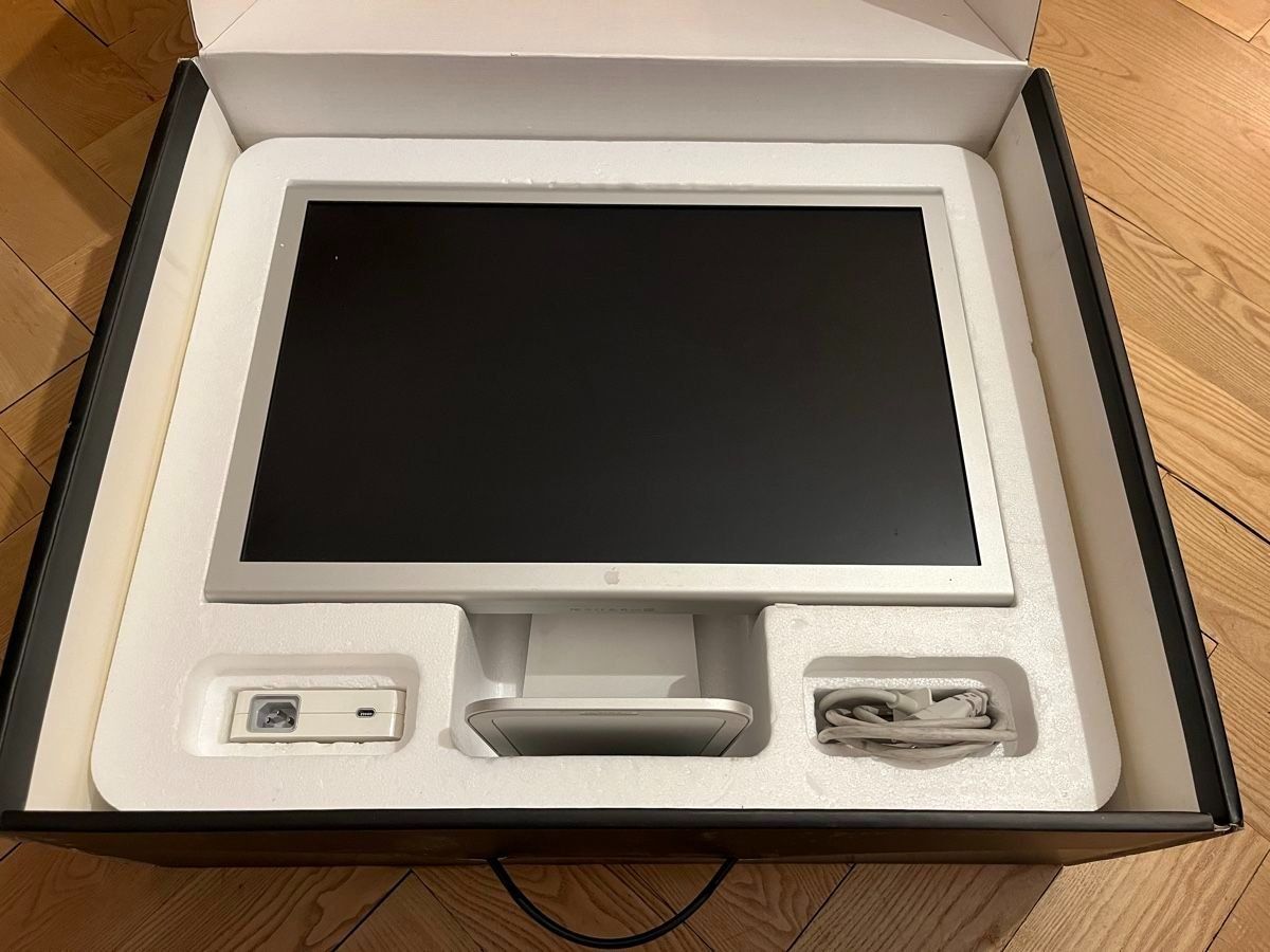 Apple Monitore: Apple Cinema HD Display 23", Originalverpackt! – Gebraucht aus Mülligen von vagos85