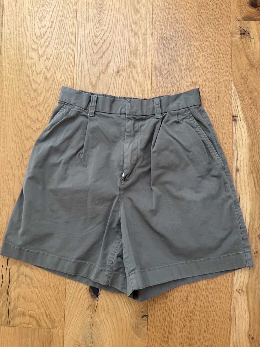 Gap Pantaloni: GAP Shorts Khaki Grösse 34 – Usato da Luzern venduto da kos_d7lh