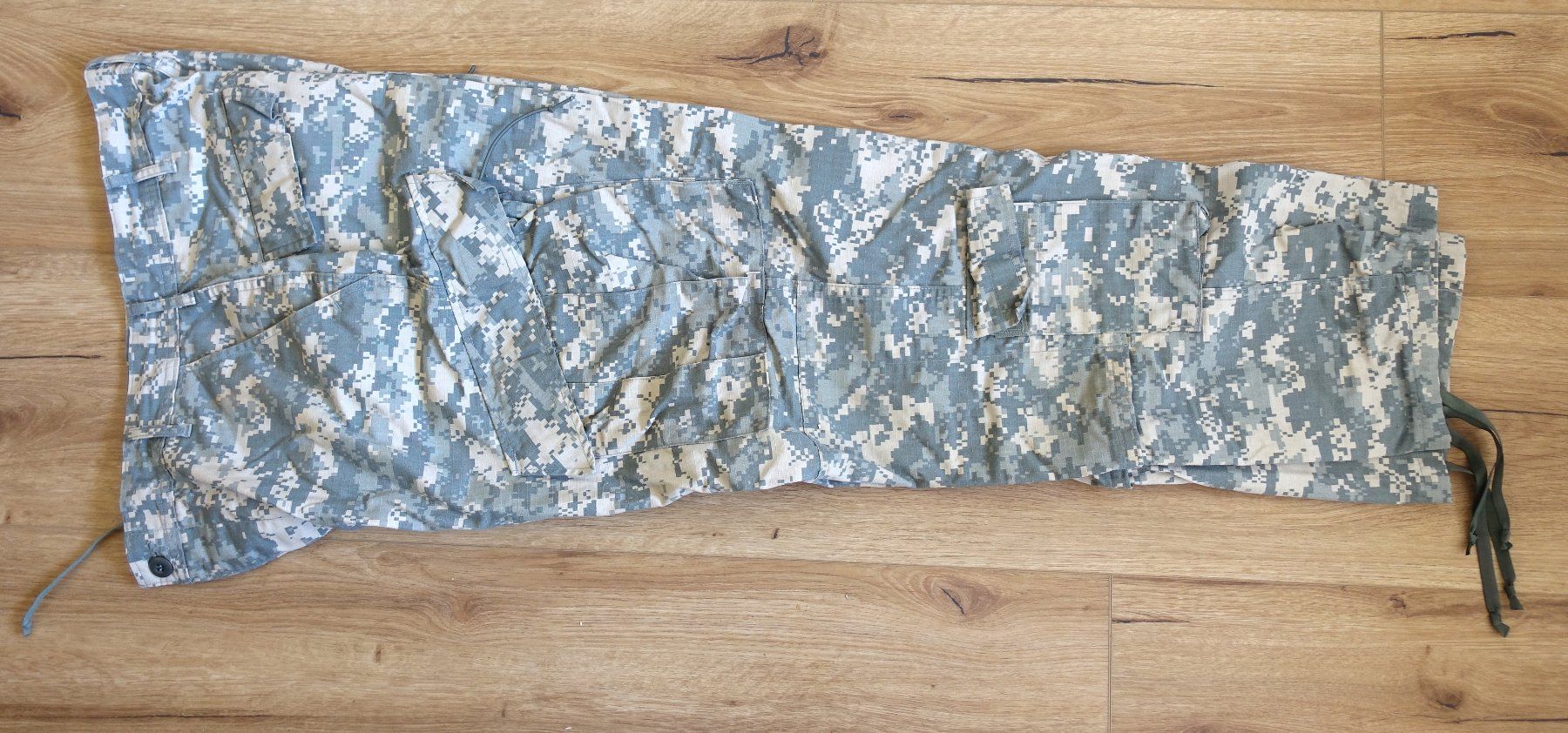 US Army Uniformes: US Army Tarn Hose Camo ACU – D'occasion à Kappelen par Marmoe 4