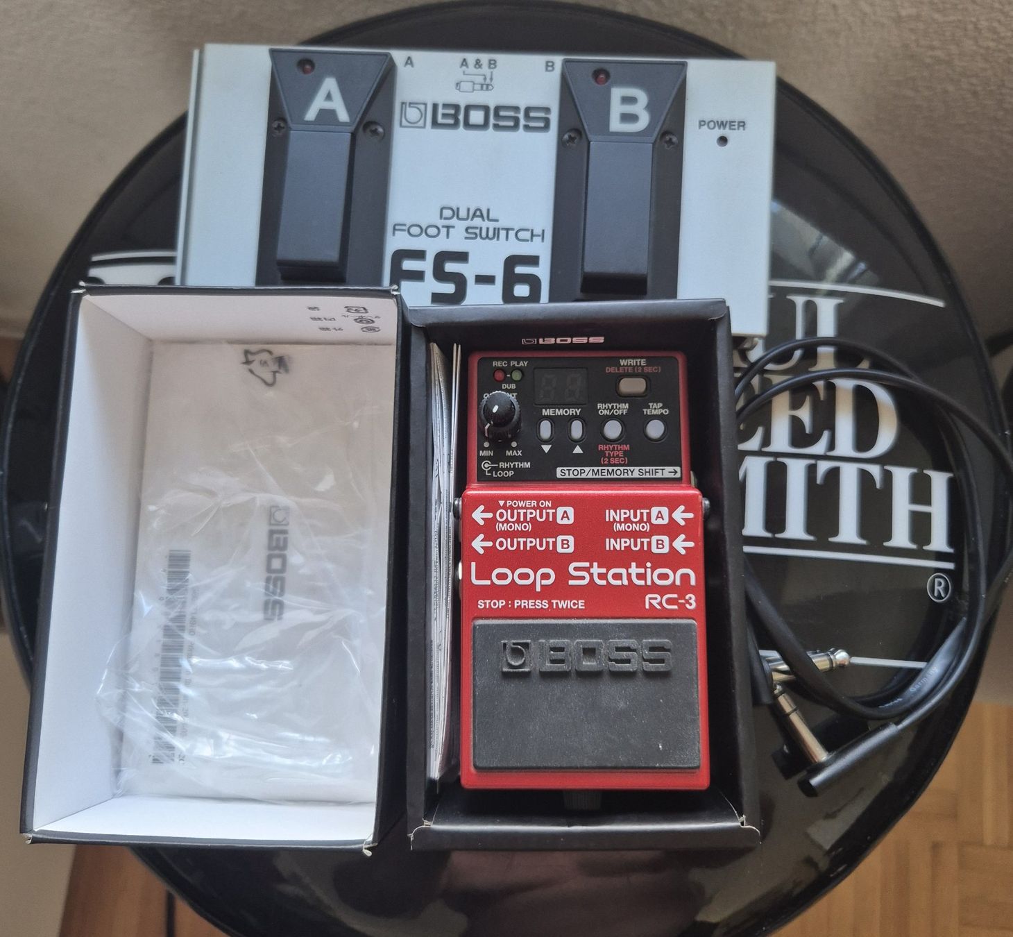 Strumenti musicali: Boss RC-3 Loop Station + FS-6 Footswitch Bundle- Wie Neu – Usato da Gebenstorf venduto da DroneElectronic