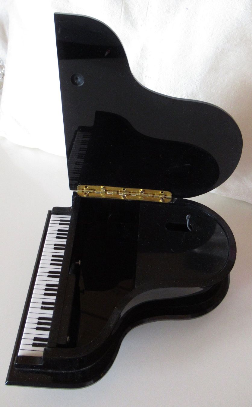 Carillon: Musik-Spiel-Dose Piano – Usato da Frauenkappelen venduto da HDPerle