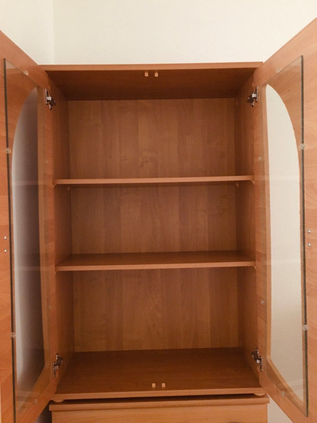 Cassettiere: Vitrine,  parois murales, commode – Usato da La Tour-de-Peilz venduto da Halltal 4