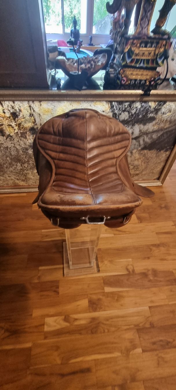 Selles, accessoires: Ledersattel Waldhausen Gebraucht – D'occasion à Ganterschwil par CHERRYCO-04 1