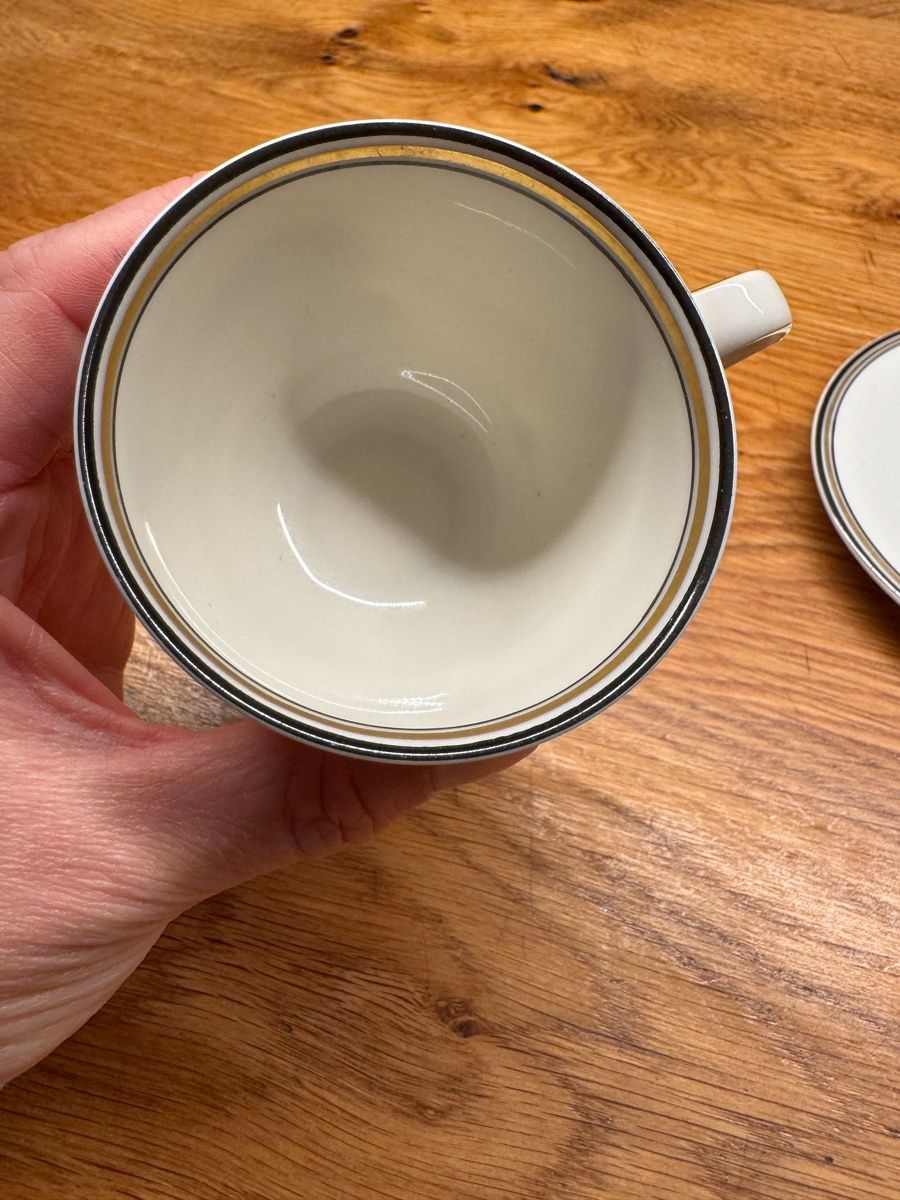 Tazze: Langenthal Suisse Tasse mit Unterteller Goldrand – Usato da Niederbüren venduto da poschti 1