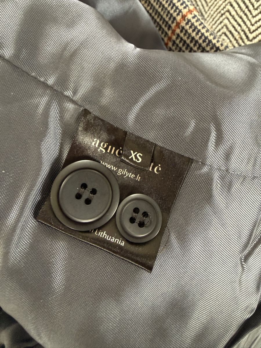 Giacche: Blazer mit Wolle xs – Usato da Luzern venduto da Aistee 5