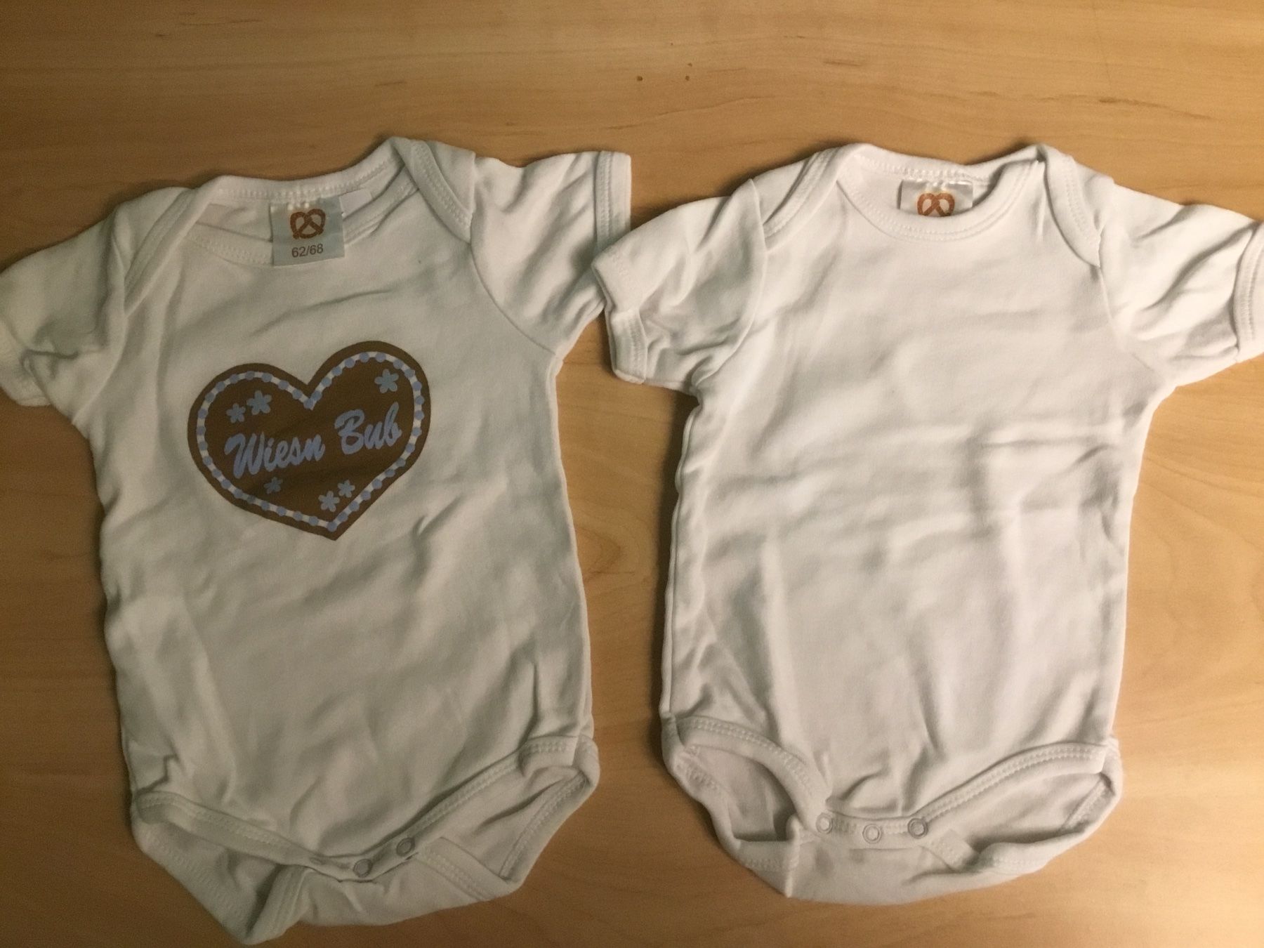 Unterwäsche: 2 Wiesn Bub Bodys Gr. 62/68 – Gebraucht aus Obergerlafingen von cabo4
