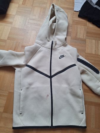 Nike Tech Fleece Kapuzenjacke beige mit Fleck gebraucht